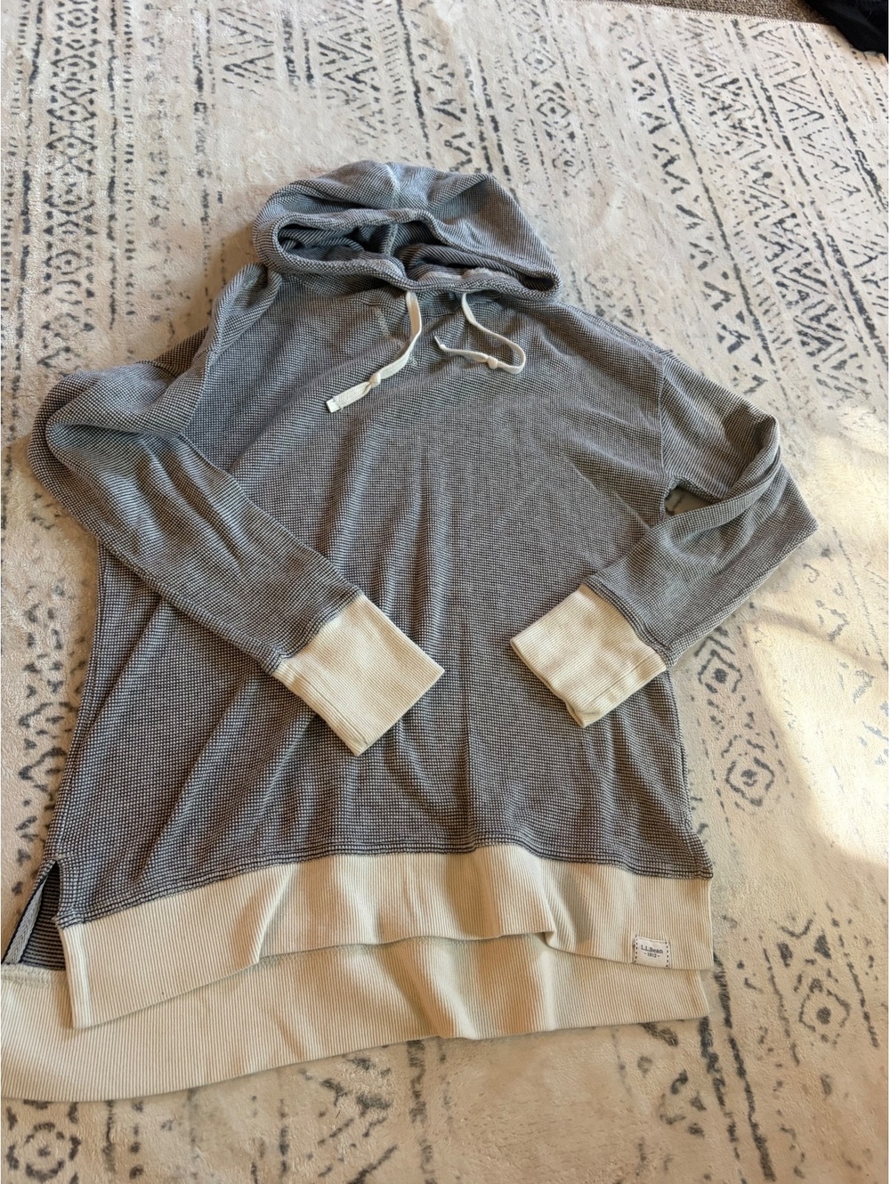 L.L.Bean Women's Gray and Cream Hoodie Sweatshirt XS